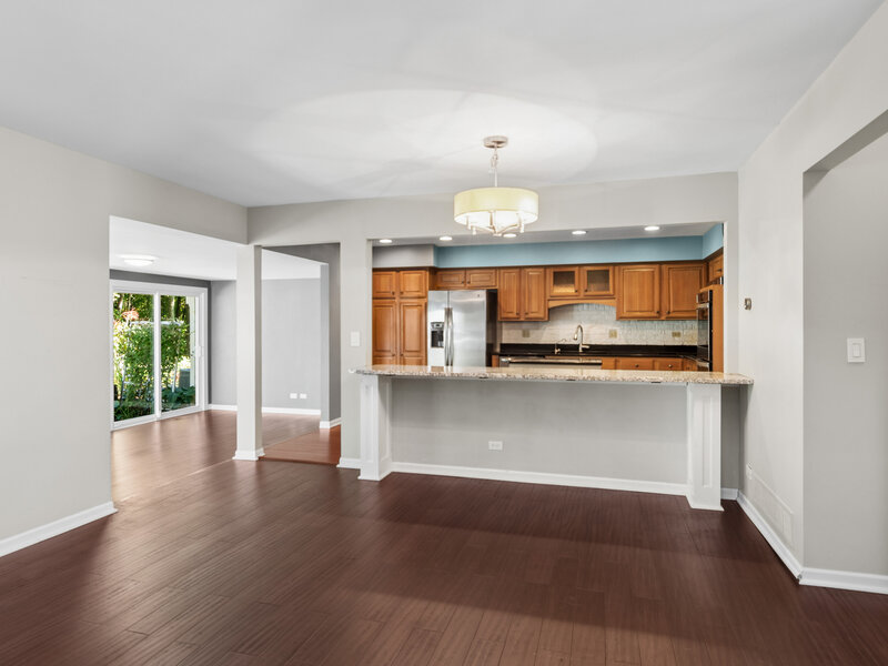52 Whittington Course St. Charles IL 60174