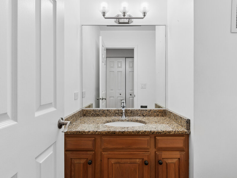 52 Whittington Course St. Charles IL 60174
