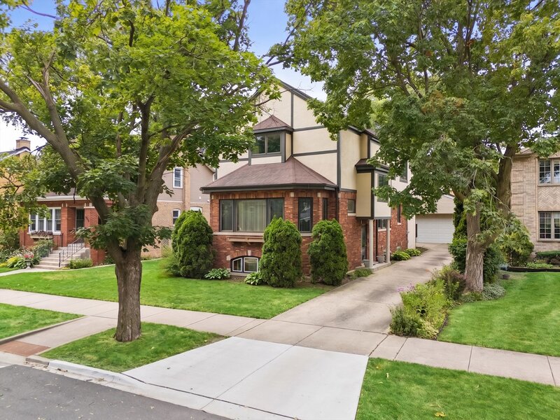 7349 W Ibsen Street Chicago IL 60631