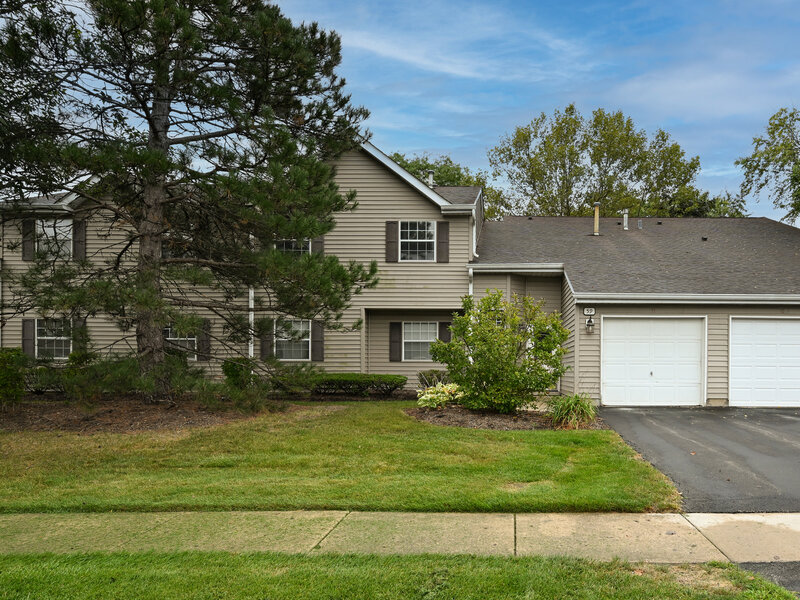 59 Gant Circle Streamwood IL 60107