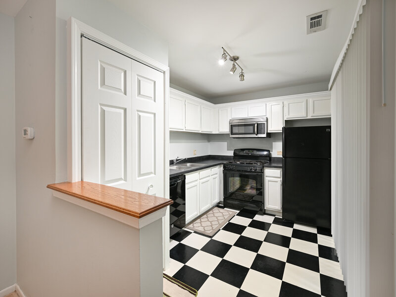 59 Gant Circle Streamwood IL 60107