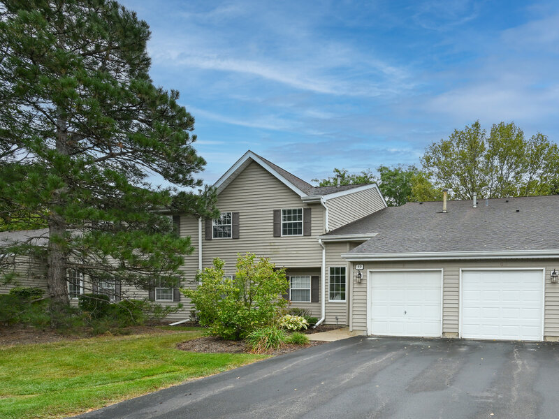 59 Gant Circle Streamwood IL 60107