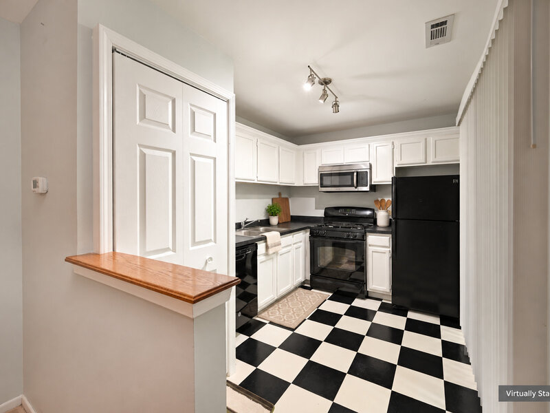 59 Gant Circle Streamwood IL 60107