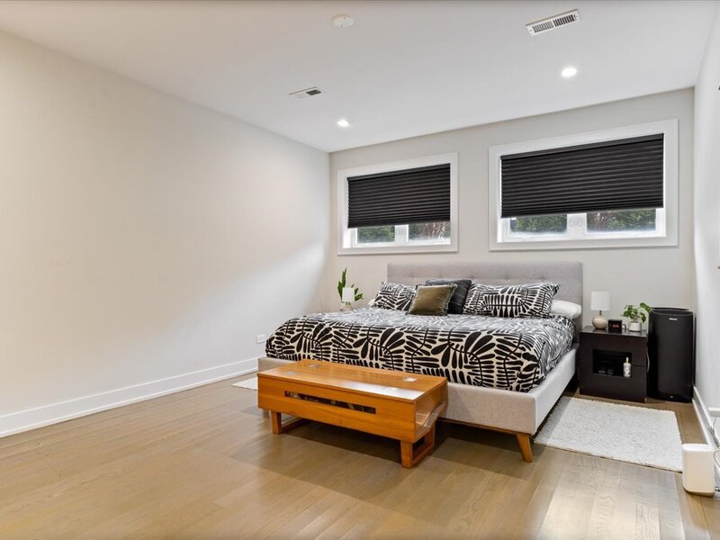 3033 N Clybourn Avenue Chicago IL 60618