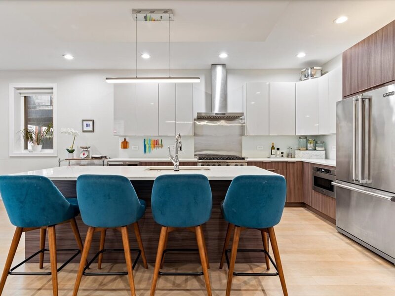 3033 N Clybourn Avenue Chicago IL 60618