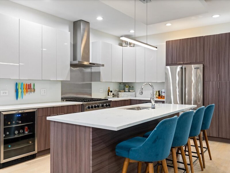 3033 N Clybourn Avenue Chicago IL 60618