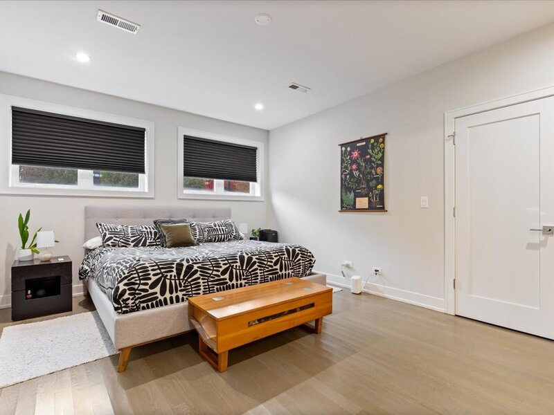 3033 N Clybourn Avenue Chicago IL 60618
