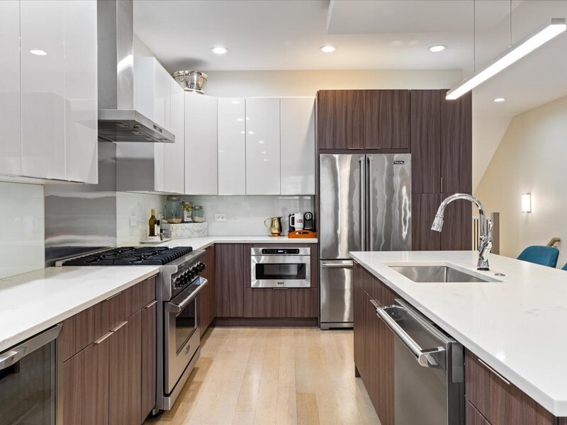 3033 N Clybourn Avenue Chicago IL 60618