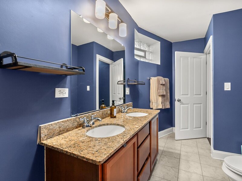 4311 S Forrestville Avenue Chicago IL 60653