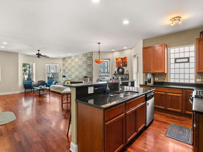 4311 S Forrestville Avenue Chicago IL 60653