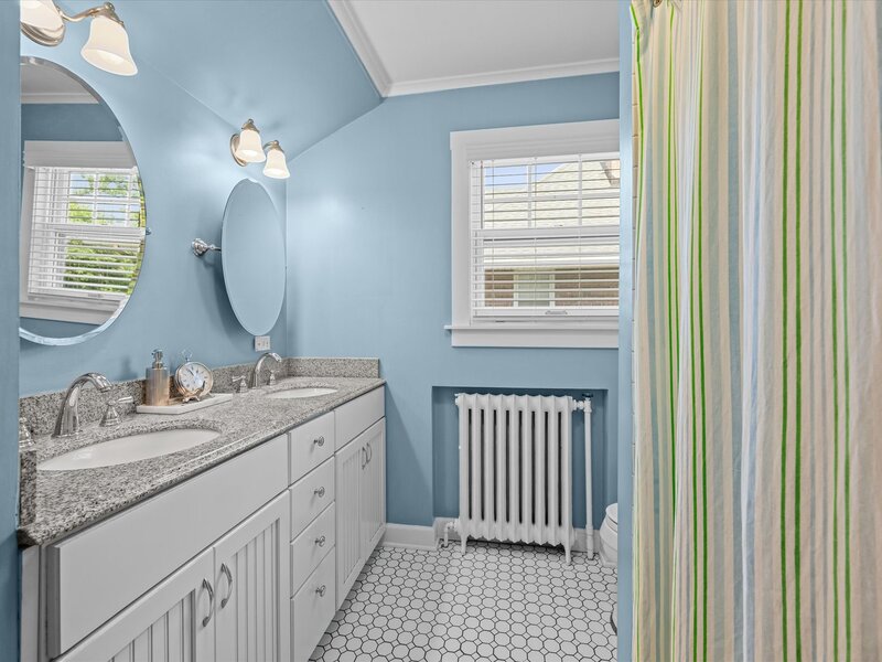 1530 Oakwood Avenue Highland Park IL 60035