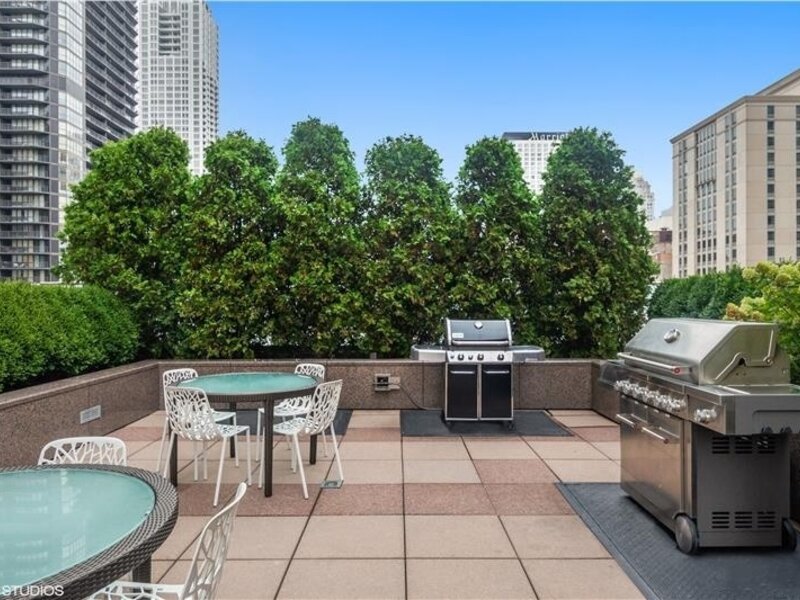 33 W Ontario Street Chicago IL 60654
