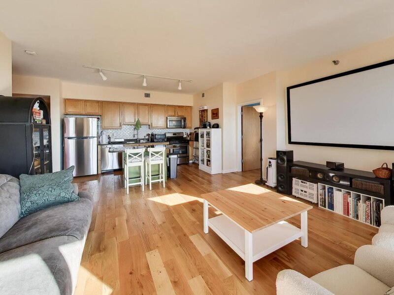 5 E 14th Place Chicago IL 60605