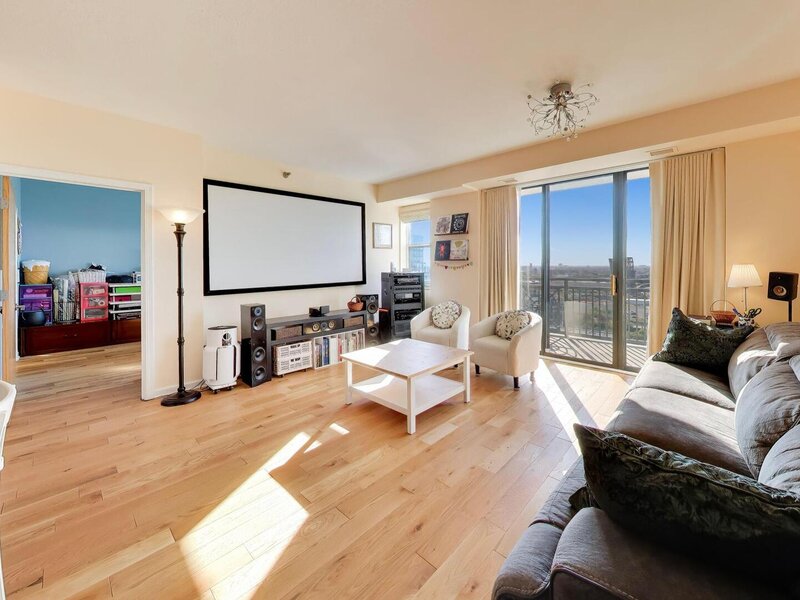 5 E 14th Place Chicago IL 60605