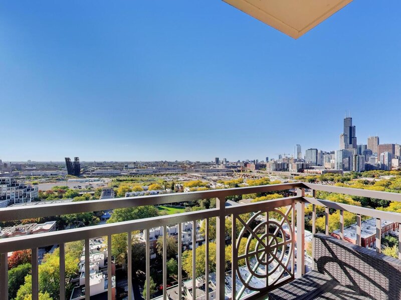 5 E 14th Place Chicago IL 60605