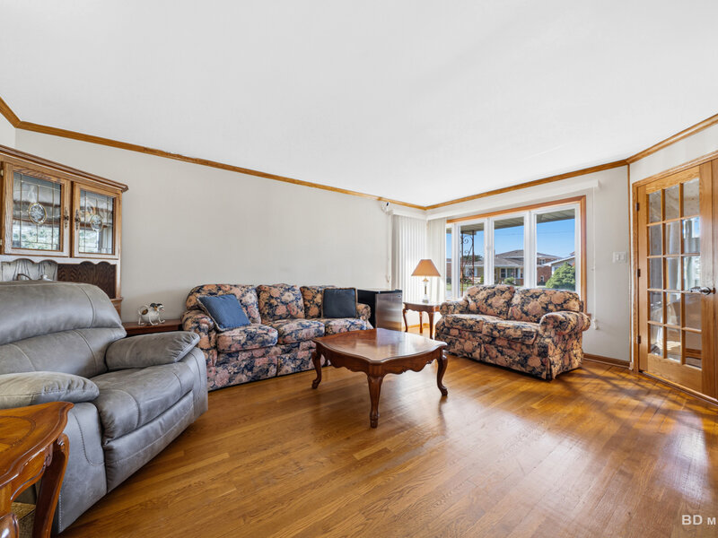 8607 S Tripp Avenue Chicago IL 60652