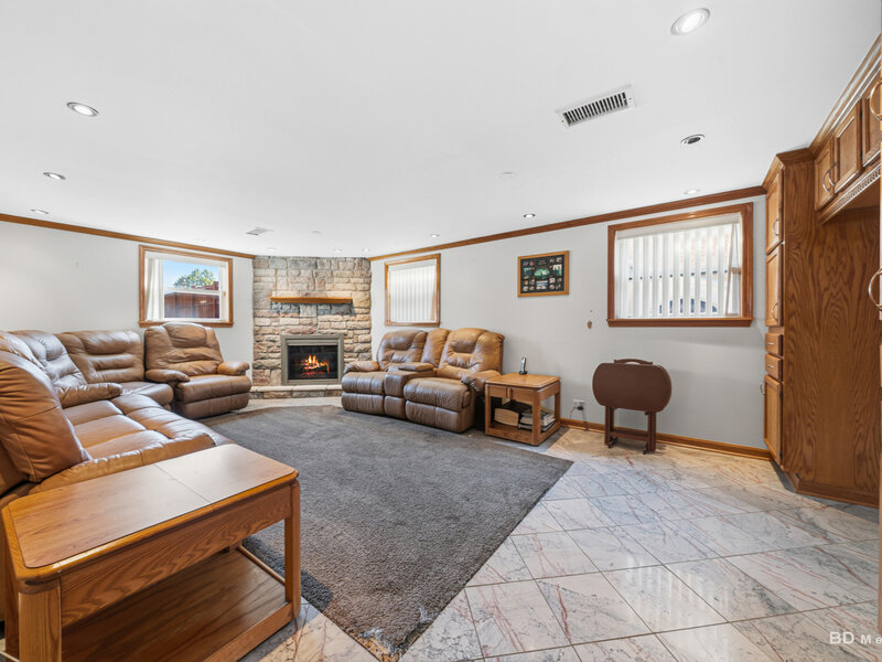 8607 S Tripp Avenue Chicago IL 60652
