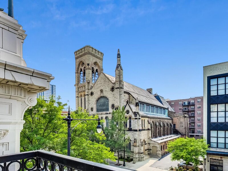 1919 S Michigan Avenue Chicago IL 60616