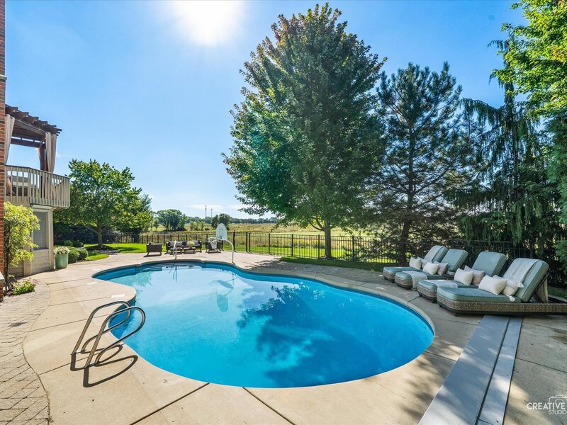 3 Herman Melville Lane St. Charles IL 60175