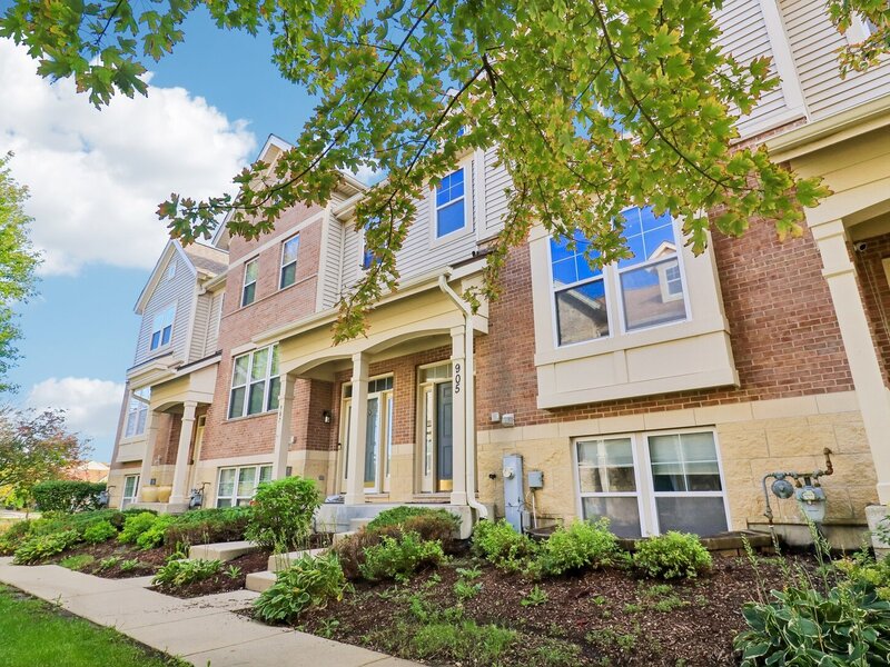 905 Indigo Court Hanover Park IL 60133