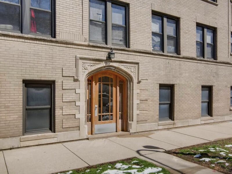 4444 W Gunnison Street Chicago IL 60630