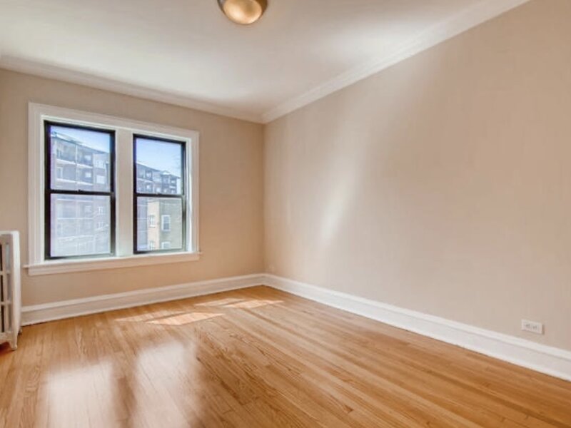 4444 W Gunnison Street Chicago IL 60630
