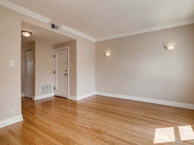 4444 W Gunnison Street Chicago IL 60630