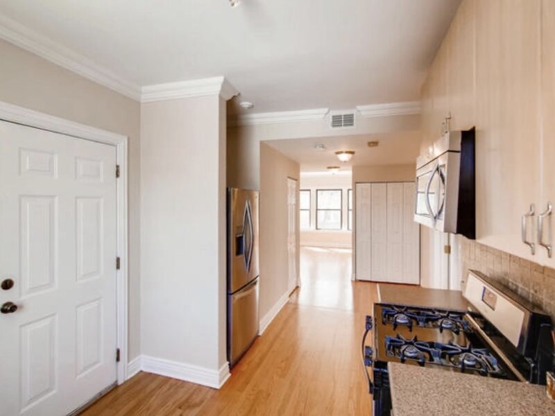 4444 W Gunnison Street Chicago IL 60630