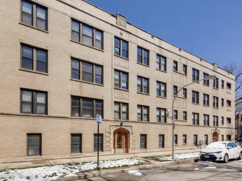 4444 W Gunnison Street Chicago IL 60630