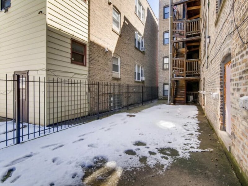 4444 W Gunnison Street Chicago IL 60630