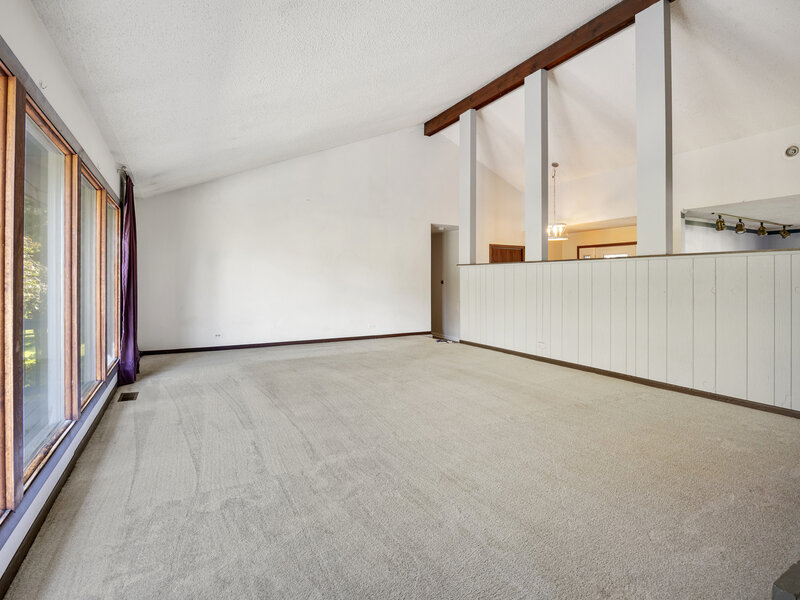 8 Gingerwood Lane Elgin IL 60124