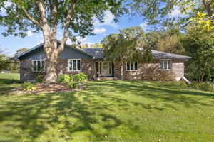 Photo of 8 Gingerwood Lane Elgin IL 60124