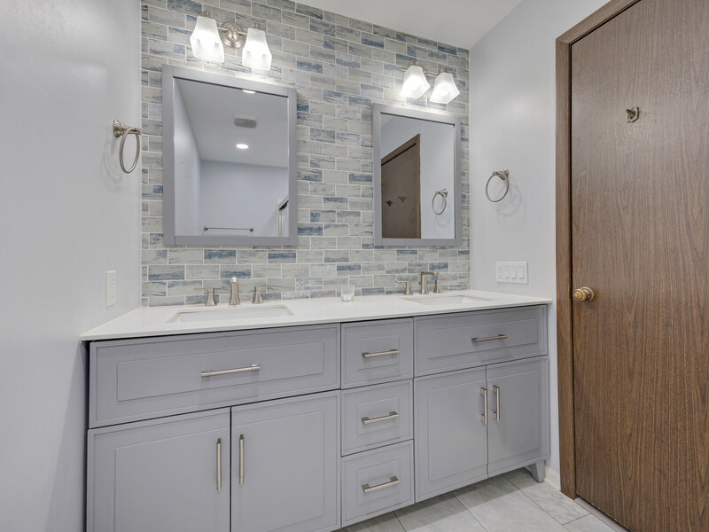 8 Gingerwood Lane Elgin IL 60124