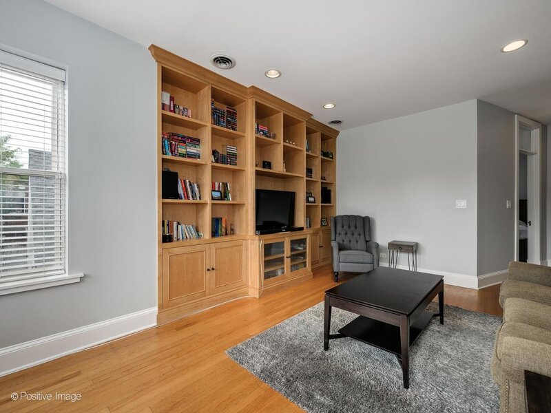 1616 W Rascher Avenue Chicago IL 60640