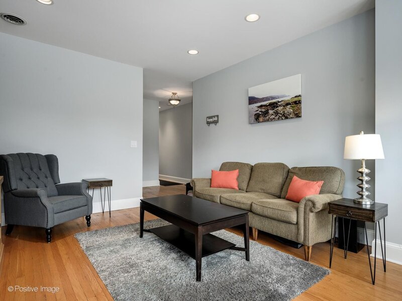 1616 W Rascher Avenue Chicago IL 60640