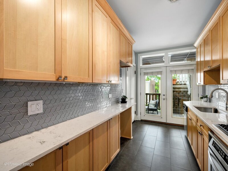 1616 W Rascher Avenue Chicago IL 60640