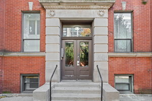 Photo of 809 W Bradley Place Chicago IL 60613