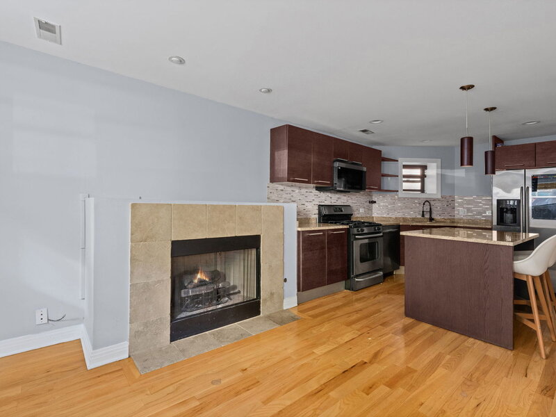 809 W Bradley Place Chicago IL 60613