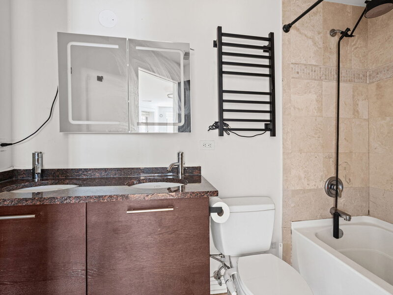 809 W Bradley Place Chicago IL 60613
