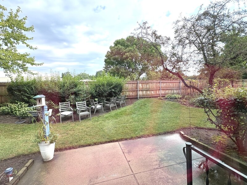140 W Golf Road Libertyville IL 60048
