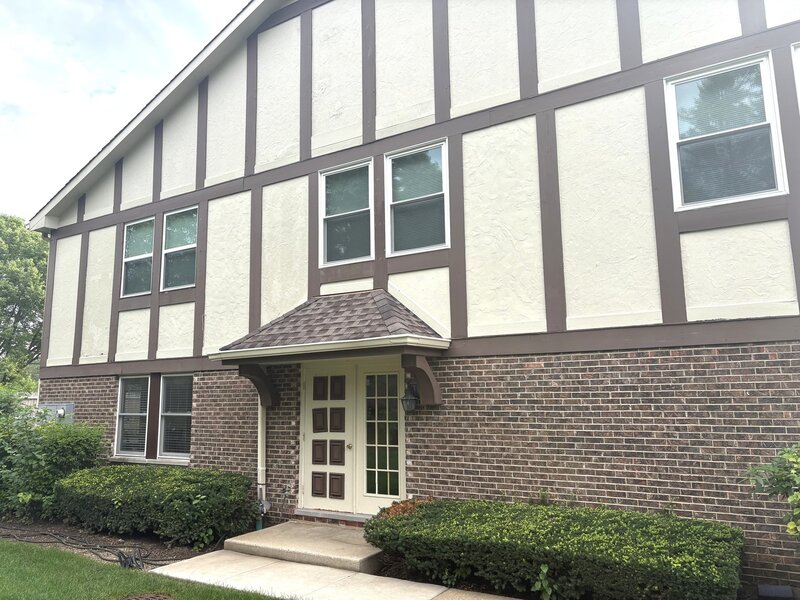140 W Golf Road Libertyville IL 60048