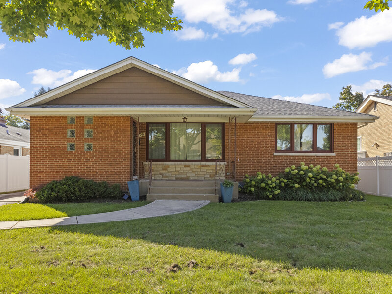 1944 Stratford Avenue Westchester IL 60154