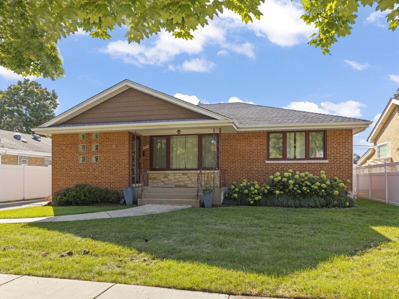 1944 Stratford Avenue Westchester IL 60154