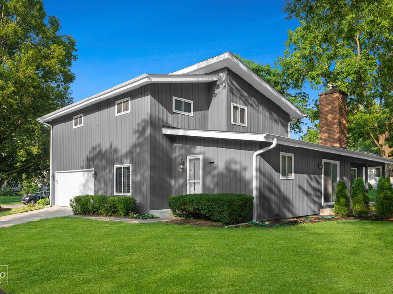 6 Bridlespur Drive Naperville IL 60540