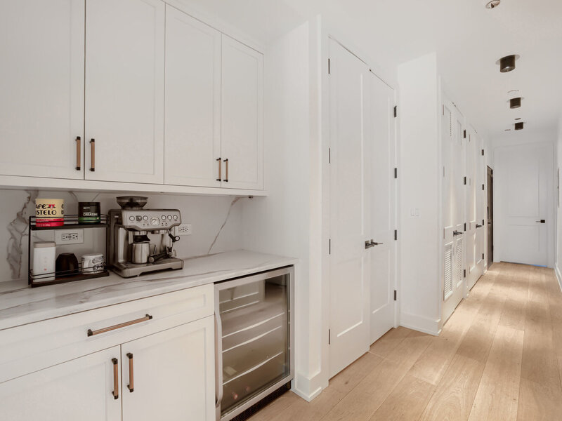 1648 W Diversey Parkway Chicago IL 60614