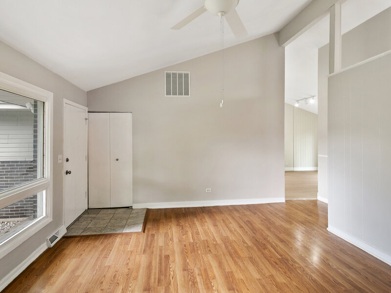 1930 Arthur Drive Waukegan IL 60087