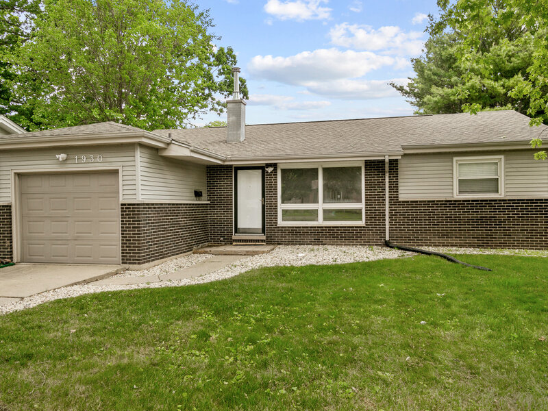 1930 Arthur Drive Waukegan IL 60087