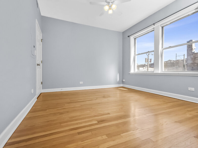 1524 W Fargo Avenue Chicago IL 60626