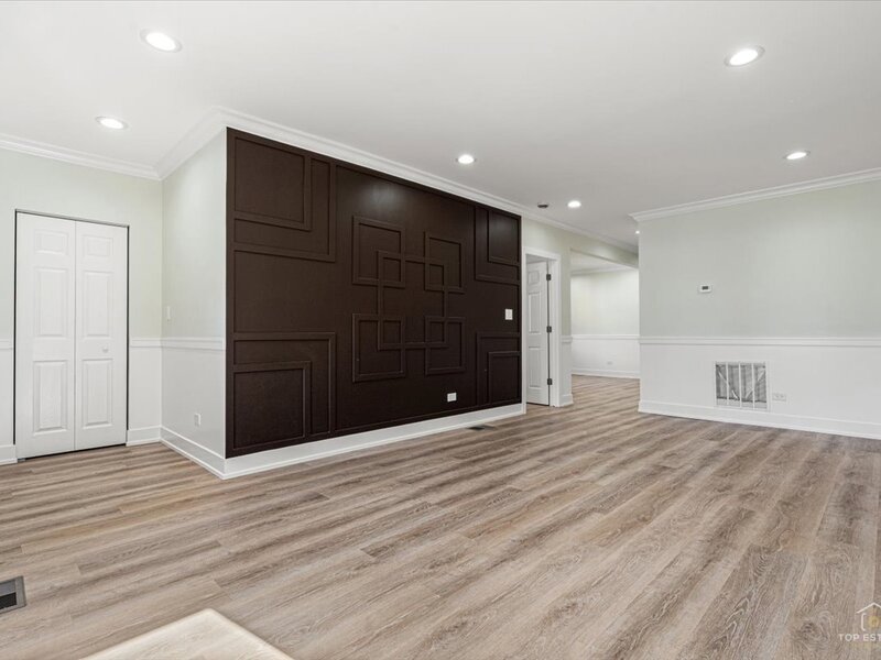 9331 S Woodlawn Avenue Chicago IL 60619