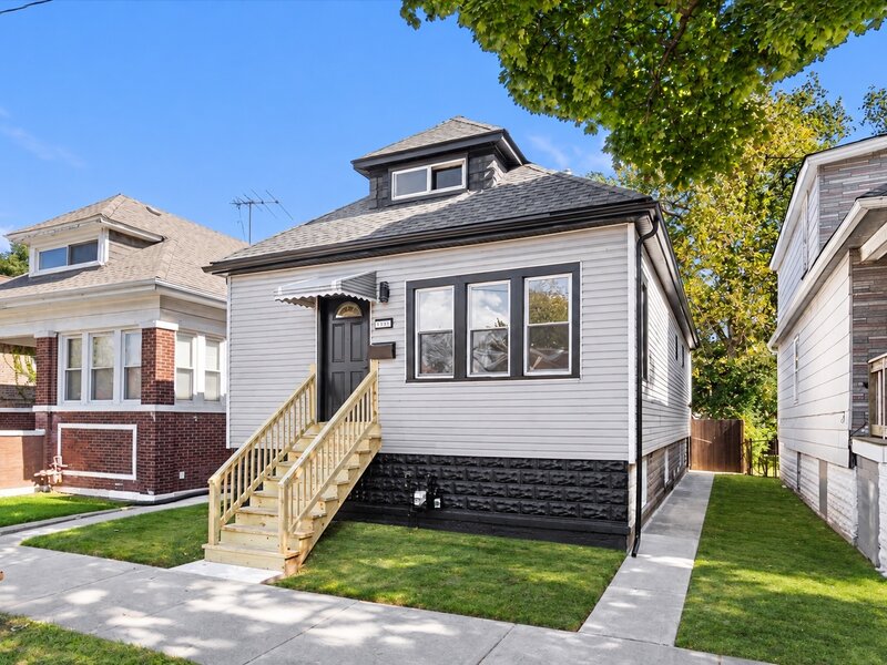 9331 S Woodlawn Avenue Chicago IL 60619